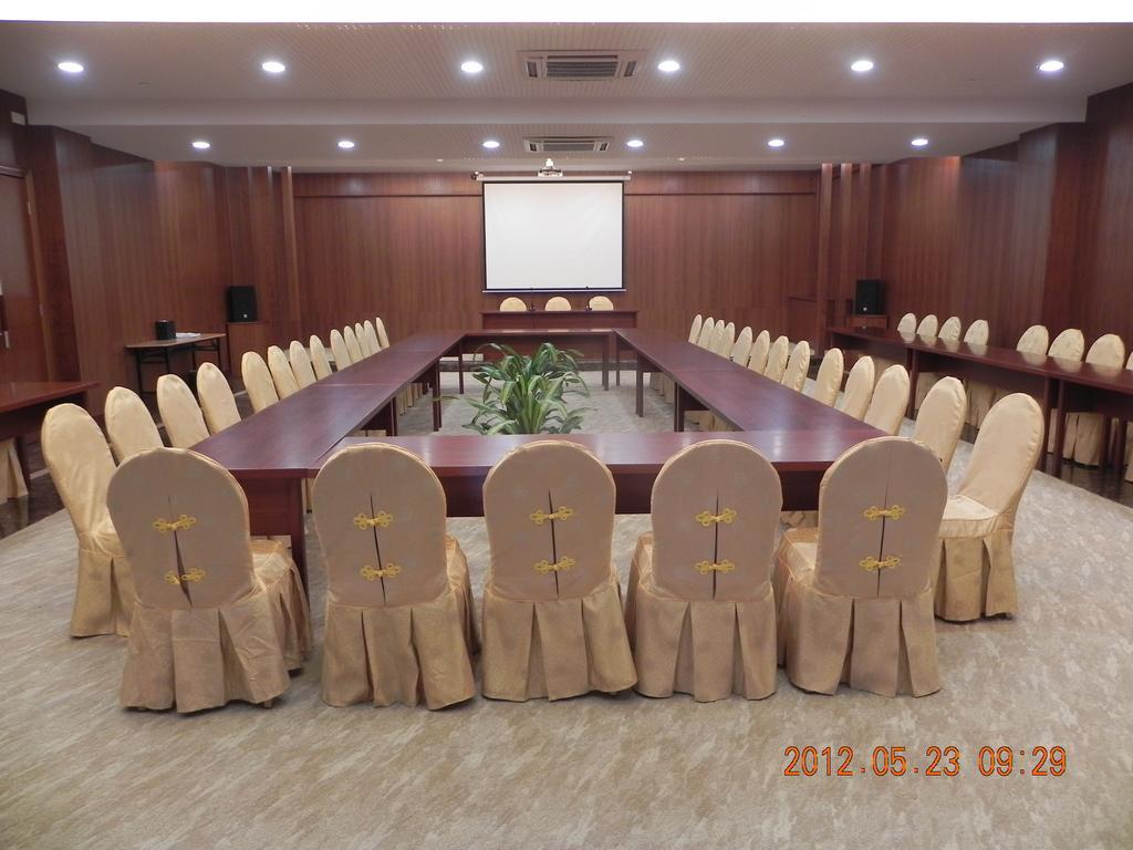 Phoenix Hill Hotel Dongguan - Golf Course Shop Zewnętrze zdjęcie